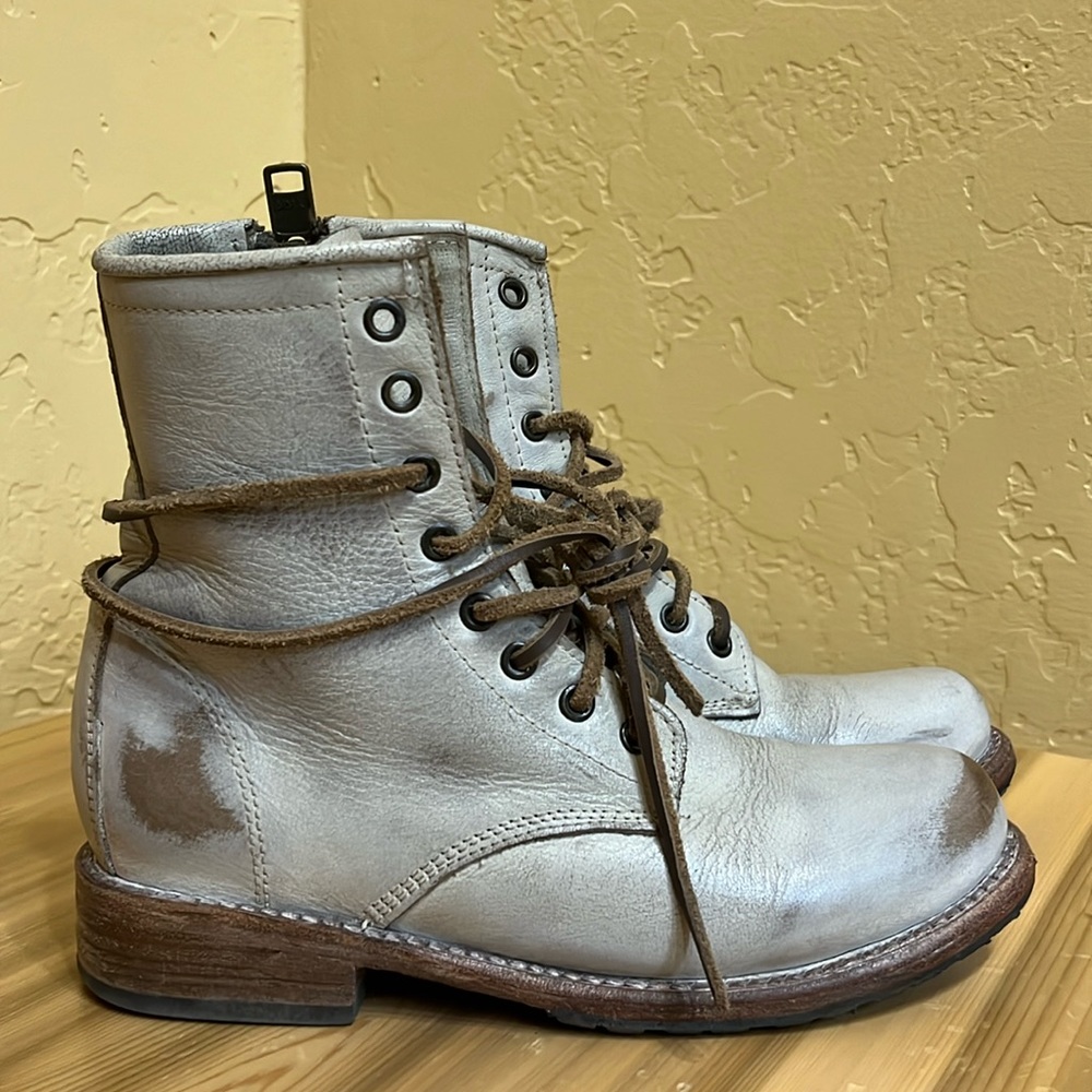 Freebird Manchester size 7 GUC